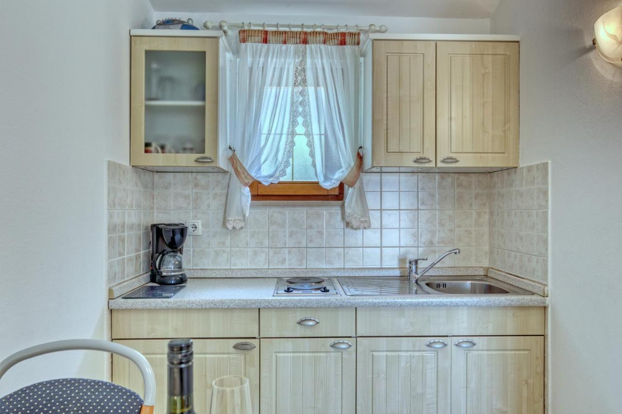 Apartmets Slavica 1644 Banjole Bagian luar foto