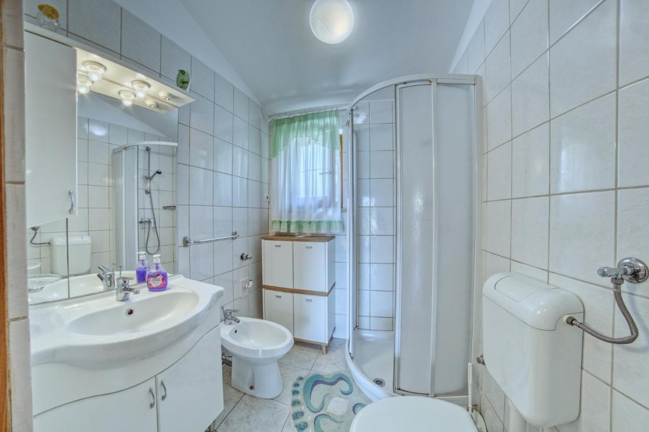 Apartmets Slavica 1644 Banjole Bagian luar foto