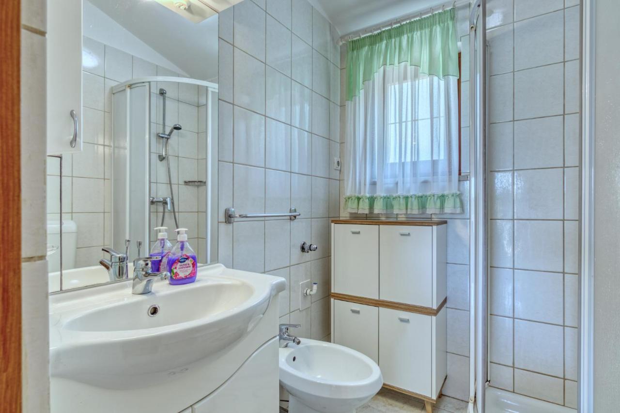 Apartmets Slavica 1644 Banjole Bagian luar foto