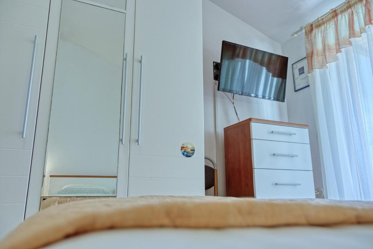 Apartmets Slavica 1644 Banjole Bagian luar foto